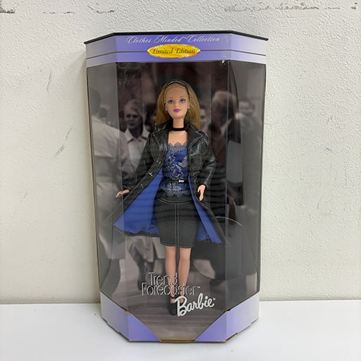 バービーコレクターズ「クローズ・マインデッド・コレクション」トレンド・フォーキャスター・バービー人形